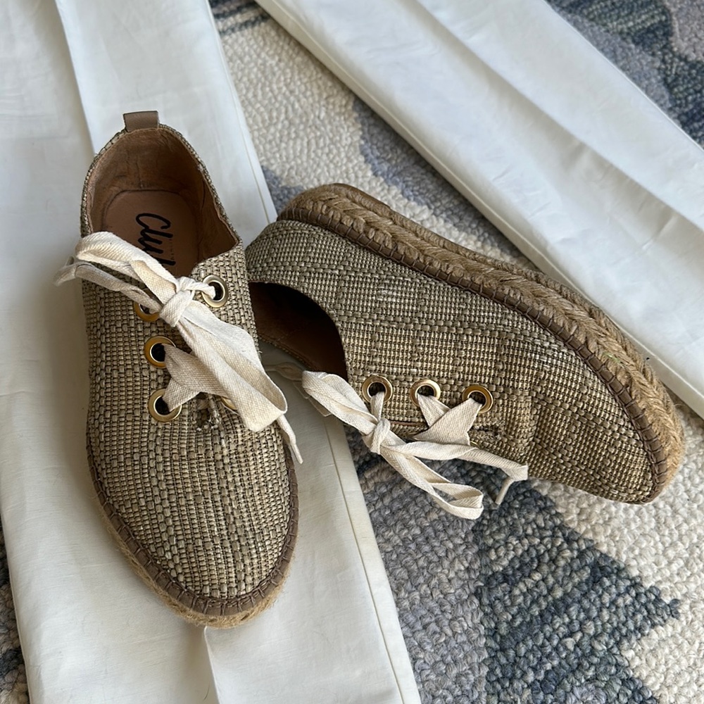 Closed toe espadrille flats with laces. Made in Spain.
